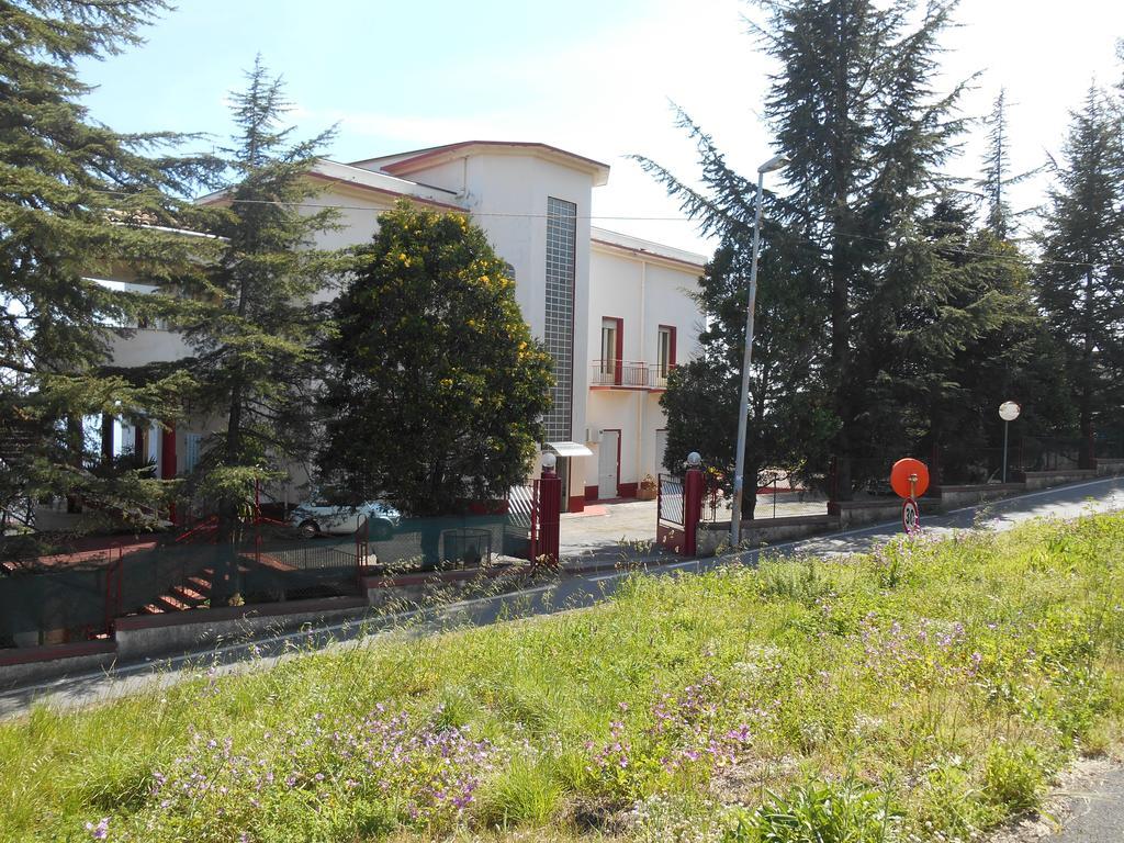 Al Villino Sunshine In Villa Con Piscina Ed Idromassaggio SantʼAlfio Exterior foto